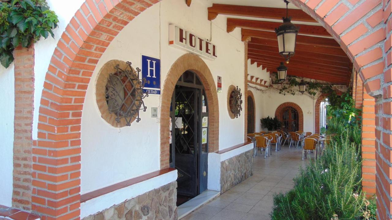 El Meson De Despenaperros Hotel Santa Elena Bagian luar foto